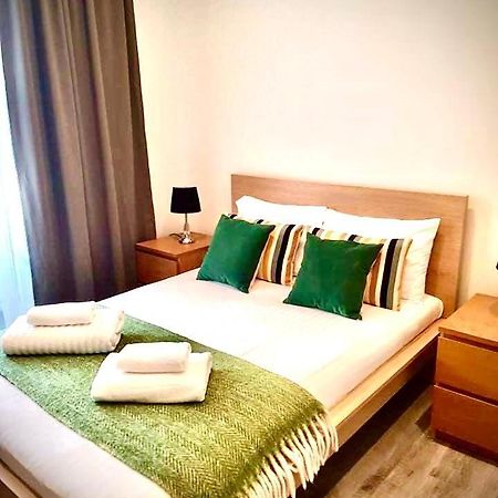 2 Bedroom Serviced Apartment Λονδίνο Εξωτερικό φωτογραφία