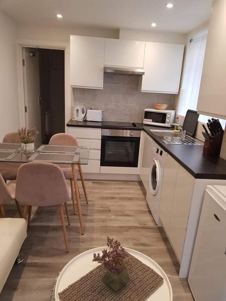 2 Bedroom Serviced Apartment Λονδίνο Εξωτερικό φωτογραφία